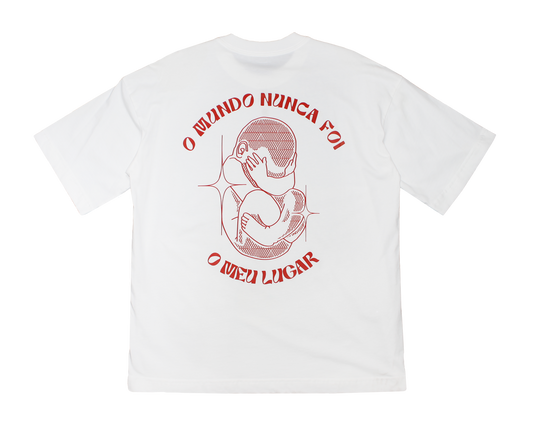 Camiseta Anistia oversized - "O mundo nunca foi o meu lugar"