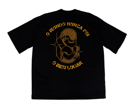 Camiseta Anistia oversized - "O mundo nunca foi o meu lugar"